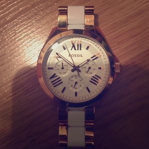 Fossil rose gold and white watch.needs bat change